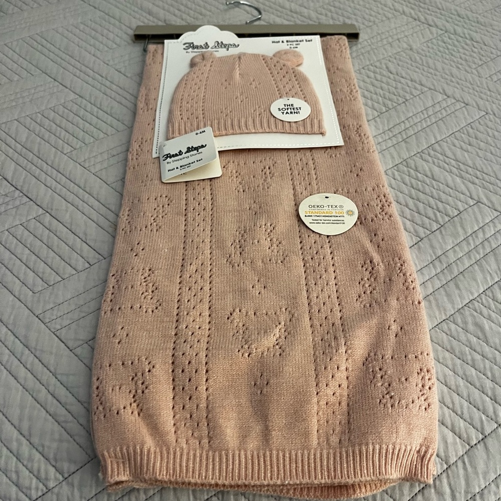 NWT Baby blanket and hat